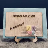 Houten kaart met snoep